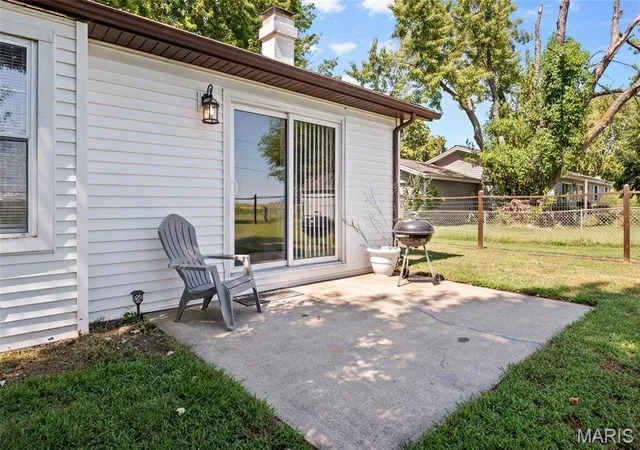 Photo 3 of Single family home for sale at 7 Lilac Dr, New Baden, IL 62265 | MLS# MIS26057023 | Listing updated on 2026-09-03