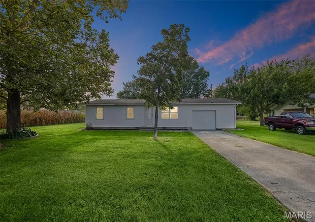 Photo 1 of Single family home for sale at 708 S 3rd Street, Irvington, IL 62848 | MLS# MIS26057030 | Listing updated on 2026-09-03