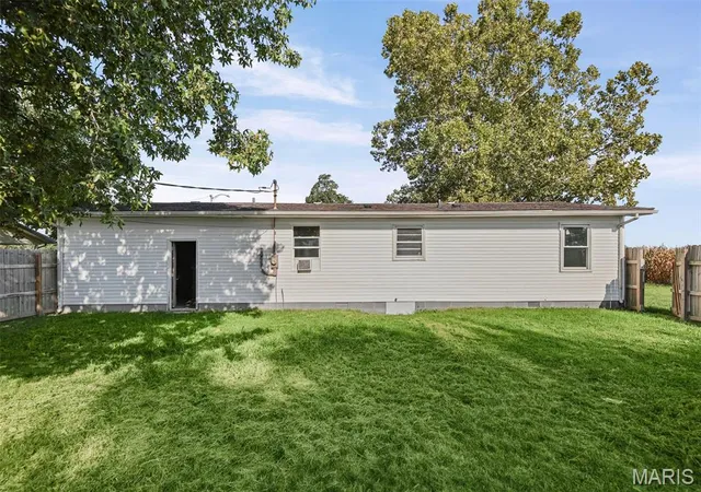 Photo 4 of Single family home for sale at 708 S 3rd Street, Irvington, IL 62848 | MLS# MIS26057030 | Listing updated on 2026-09-03