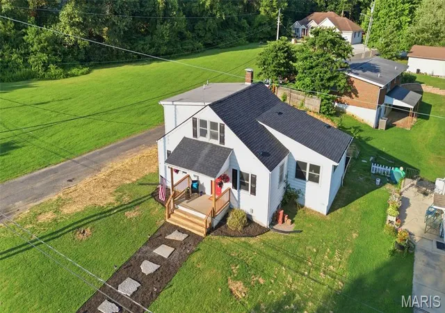 Photo 2 of Single family home for sale at 106 Guinzy Hl, Collinsville, IL 62234 | MLS# MIS26057033 | Listing updated on 2026-09-12