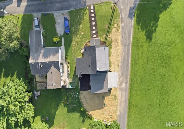 Photo 4 of Single family home for sale at 106 Guinzy Hl, Collinsville, IL 62234 | MLS# MIS26057033 | Listing updated on 2026-09-12