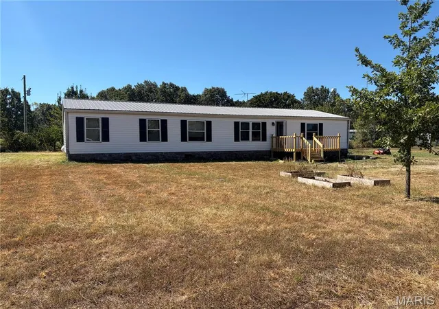 Photo 3 of Manufactured home for sale at 20430 Granger Ln, Lebanon, MO 65536 | MLS# MIS26057044 | Listing updated on 2026-10-07