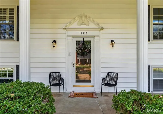 Photo 3 of Single family home for sale at 11826 Point Oak Dr, Saint Louis, MO 63131 | MLS# MIS26057054 | Listing updated on 2026-09-14