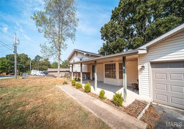 Photo 2 of Single family home for sale at 103 Carolyn St, Waynesville, MO 65583 | MLS# MIS26057057 | Listing updated on 2026-09-22