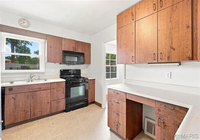 Photo 4 of Single family home for sale at 928 Poinsetta Ln, Saint Louis, MO 63122 | MLS# MIS26057060 | Listing updated on 2026-10-01