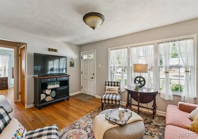 Photo 3 of Sale Pending at 1204 Oday Ave, Saint Louis, MO 63119 | MLS# MIS26057062 | Listing updated on 2026-09-21
