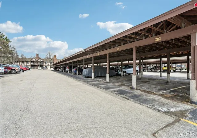 Listing Photo 2 - Condo for sale in building located at 1440 Heritage Lndg, St. Charles, MO 63303 - Unit #208
