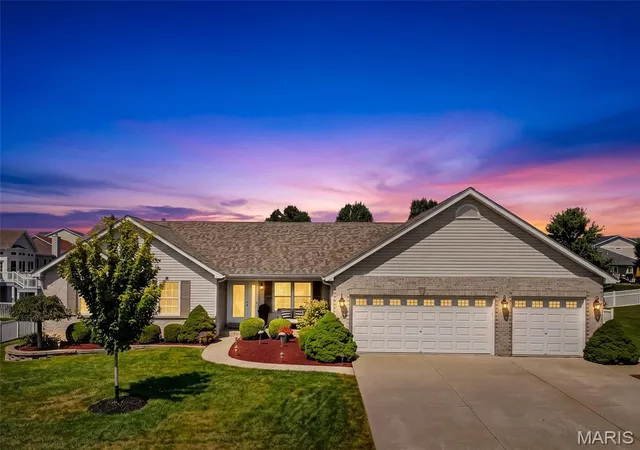 Photo 1 of Single family home for sale at 331 Fallon Pkwy, Saint Peters, MO 63376 | MLS# MIS26057069 | Listing updated on 2026-09-14