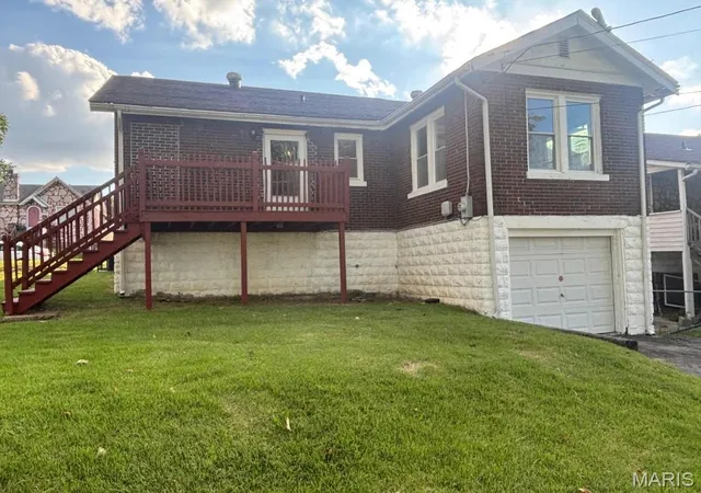 Photo 3 of Single family home for sale at 6905 Leedale Dr, Saint Louis, MO 63121 | MLS# MIS26057070 | Listing updated on 2026-09-03