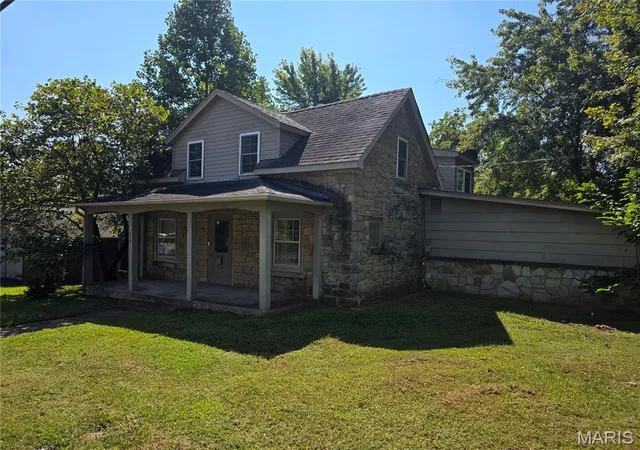 Photo 1 of Single family home for sale at 504 W Russell St, Ironton, MO 63650 | MLS# MIS26057077 | Listing updated on 2026-09-03