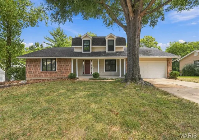 Photo 1 of Single family home for sale at 1751 Cyn View Ct, Chesterfield, MO 63017 | MLS# MIS26057088 | Listing updated on 2026-09-17