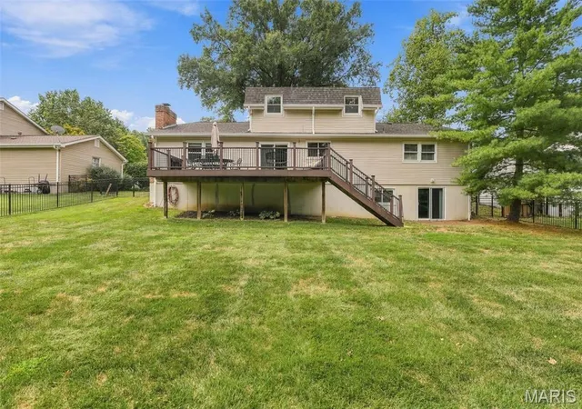 Photo 3 of Single family home for sale at 1751 Cyn View Ct, Chesterfield, MO 63017 | MLS# MIS26057088 | Listing updated on 2026-09-17