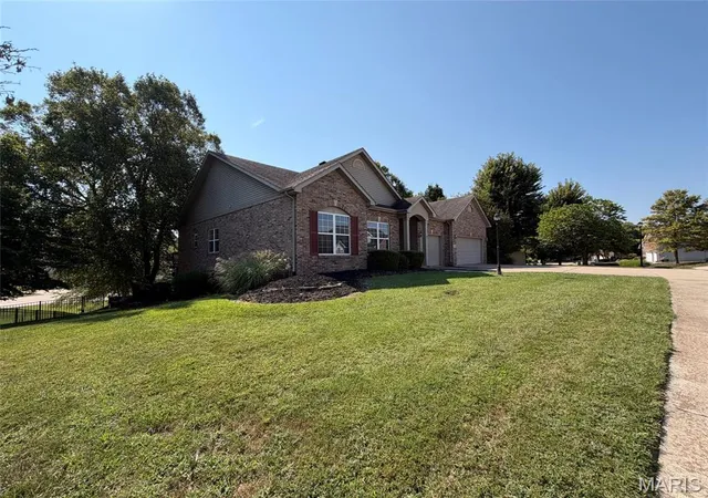 Photo 28 of Single family home for sale at 6 White Fang Dr, Glen Carbon, IL 62034 | MLS# MIS26057090 | Listing updated on 2026-10-29