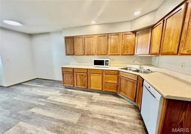 Photo 3 of Single family home for sale at 4 Clinton Hl Dr, Swansea, IL 62226 | MLS# MIS26057095 | Listing updated on 2026-09-19