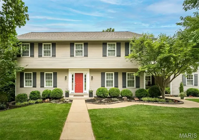 Single family home for sale at 1583 Mason Knoll Rd, Saint Louis, MO 63131 | MLS# MIS26057104