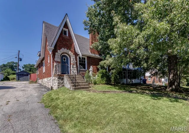 Photo 1 of Sale Pending at 1417 Anna Ave, Saint Louis, MO 63130 | MLS# MIS26057109 | Listing updated on 2026-09-07