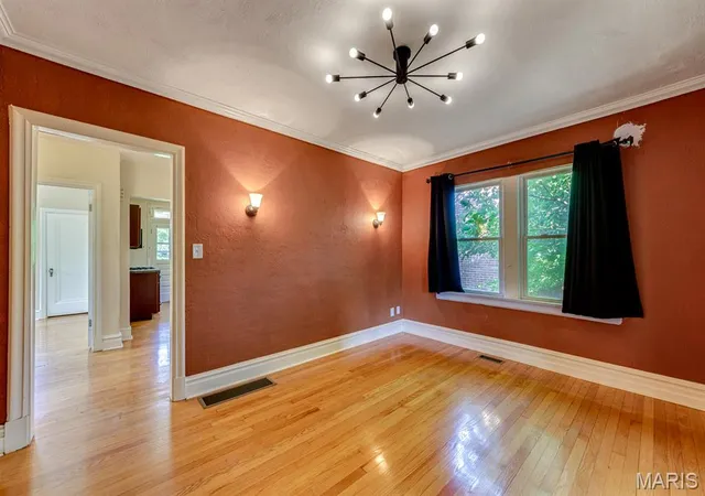 Photo 4 of Sale Pending at 1417 Anna Ave, Saint Louis, MO 63130 | MLS# MIS26057109 | Listing updated on 2026-09-07
