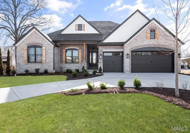Photo 2 of Single family home for sale at 5613 Denali Rd, St Louis, MO 63128 | MLS# MIS26057111 | Listing updated on 2026-09-03
