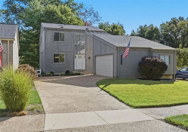 Photo 1 of Single family home for sale at 1675 Country Hl Ln, Manchester, MO 63021 | MLS# MIS26057115 | Listing updated on 2026-10-06