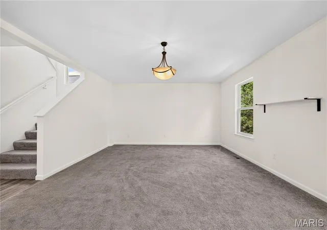 Photo 3 of Sale Pending at 219 Quiet Bnd Dr, Wentzville, MO 63385 | MLS# MIS26057118 | Listing updated on 2026-09-30