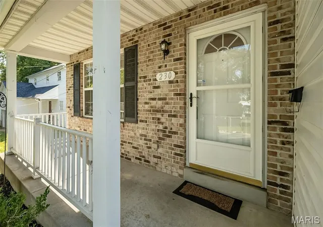 Photo 3 of Single family home for sale at 230 New York St, Saint Louis, MO 63122 | MLS# MIS26057120 | Listing updated on 2026-09-14