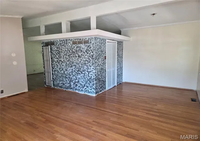 Photo 3 of Single family home for sale at 521 Barcia Dr, Saint Louis, MO 63119 | MLS# MIS26057124 | Listing updated on 2026-10-02