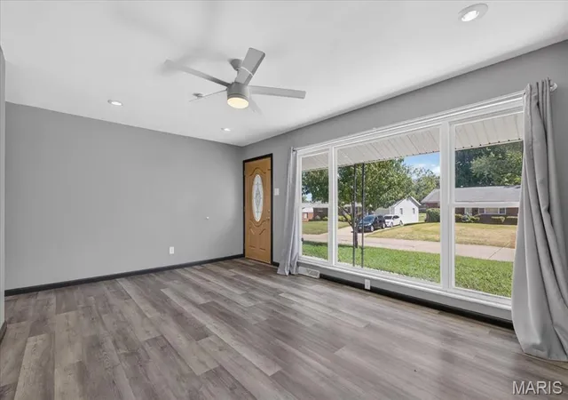 Photo 3 of Sale Pending at 10103 Chambers Hl Dr, Saint Louis, MO 63136 | MLS# MIS26057125 | Listing updated on 2026-09-15