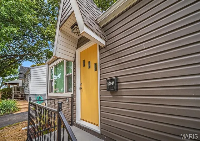 Photo 3 of Single family home for sale at 9425 Ridge Ave, Saint Louis, MO 63114 | MLS# MIS26057127 | Listing updated on 2026-09-06