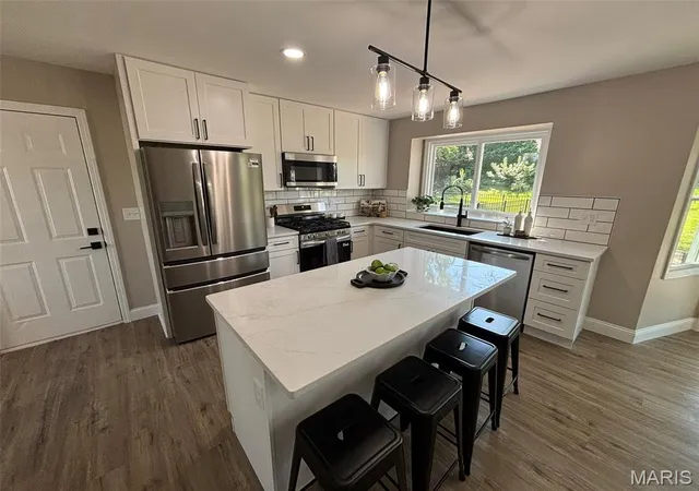 Photo 3 of Single family home for sale at 1917 Dovercliff Ct, Chesterfield, MO 63017 | MLS# MIS26057130 | Listing updated on 2026-09-22