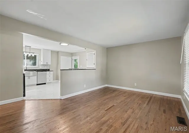 Photo 3 of Single family home for sale at 2219 Bentley Manor Dr, Fenton, MO 63026 | MLS# MIS26057138 | Listing updated on 2026-09-07