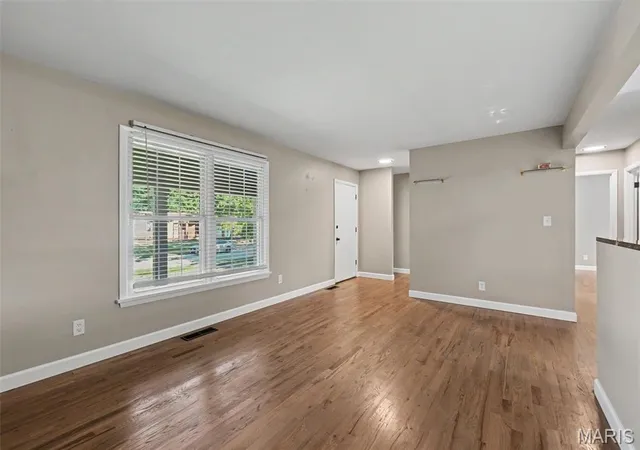 Photo 4 of Single family home for sale at 2219 Bentley Manor Dr, Fenton, MO 63026 | MLS# MIS26057138 | Listing updated on 2026-09-07