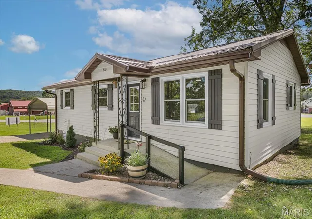 Photo 3 of Single family home for sale at 610 Broadway St, Marble Hill, MO 63764 | MLS# MIS26057153 | Listing updated on 2026-10-26