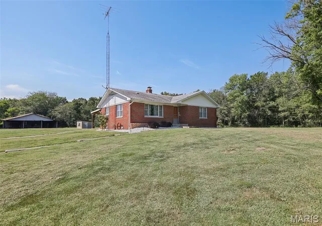 Photo 3 of Single family home for sale at 18385 N White Swan Ln, Woodlawn, IL 62898 | MLS# MIS26057155 | Listing updated on 2026-10-02