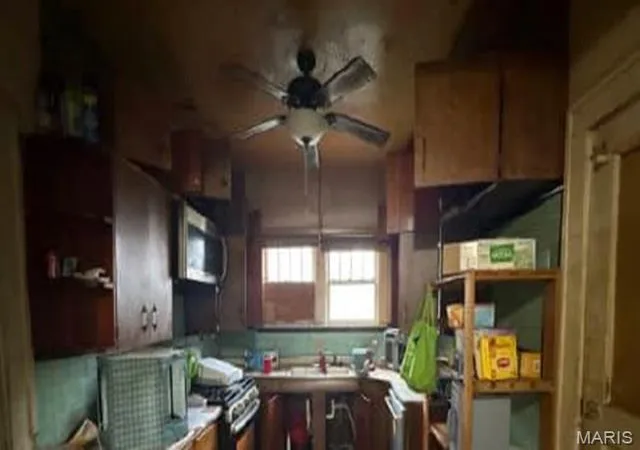 Photo 3 of Single family home for sale at 530 Tipton Ave, Wood River, IL 62095 | MLS# MIS26057157 | Listing updated on 2026-09-03