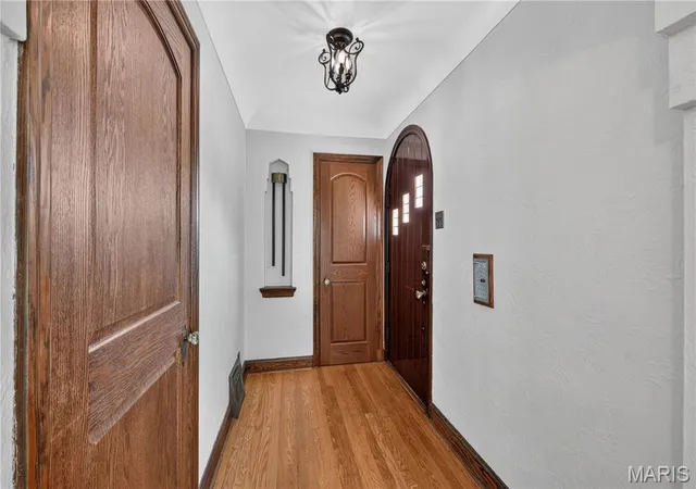 Photo 3 of Sale Pending at 6015 Oleatha Ave, Saint Louis, MO 63139 | MLS# MIS26057161 | Listing updated on 2026-10-01