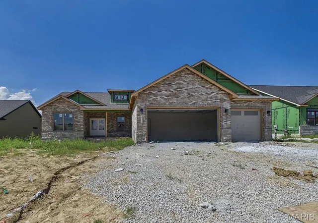 Photo 2 of Single family home for sale at 2753 Bristol Way, Glen Carbon, IL 62034 | MLS# MIS26057168 | Listing updated on 2026-09-05