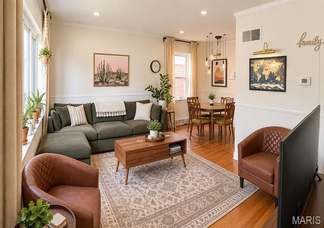 Photo 3 of Single family home for sale at 4030 Winnebago St, Saint Louis, MO 63116 | MLS# MIS26057169 | Listing updated on 2026-09-14