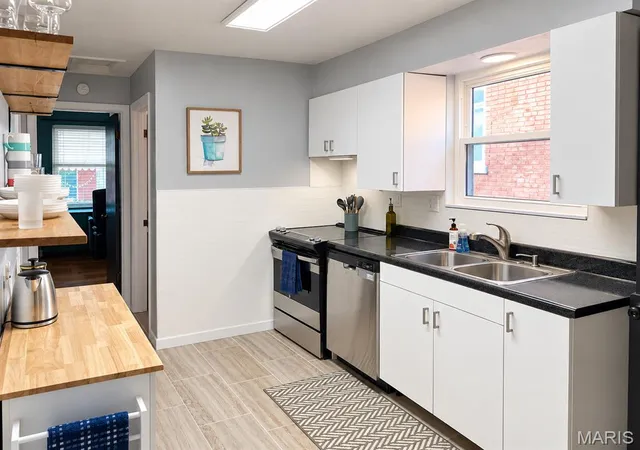 Photo 4 of Single family home for sale at 4030 Winnebago St, Saint Louis, MO 63116 | MLS# MIS26057169 | Listing updated on 2026-09-14