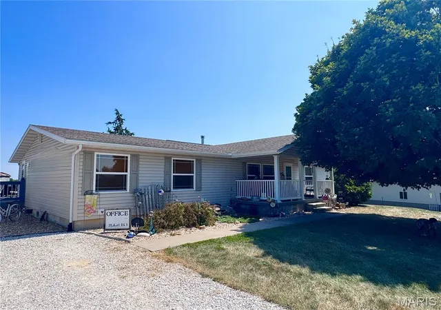 Photo 2 of Manufactured home for sale at 25247 Monroe Rd 581, Monroe City, MO 63456 | MLS# MIS26057172 | Listing updated on 2026-09-03