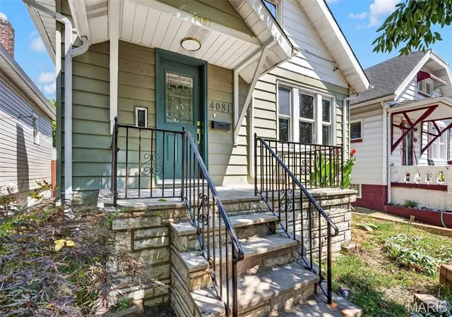 Photo 3 of Sale Pending at 4081 Burgen Ave, Saint Louis, MO 63116 | MLS# MIS26057175 | Listing updated on 2026-10-06