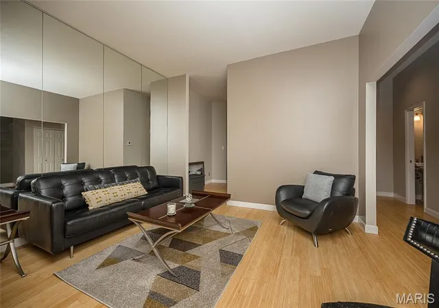Photo 3 of Condo for sale at 2347 Park Ave #D, Saint Louis, MO 63104 | MLS# MIS26057202 | Listing updated on 2026-10-16