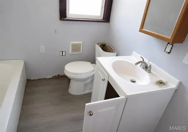 Photo 3 of Single family home for sale at 6732 Robbins Ave, Saint Louis, MO 63133 | MLS# MIS26057210 | Listing updated on 2026-09-04