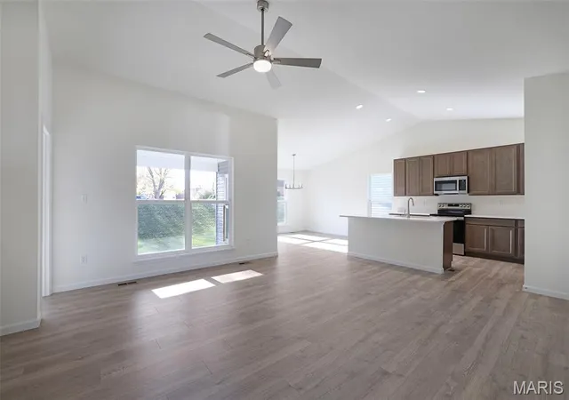 Photo 3 of Single family home for sale at 2347 Fernau Ct, Florissant, MO 63031 | MLS# MIS26057222 | Listing updated on 2026-09-03
