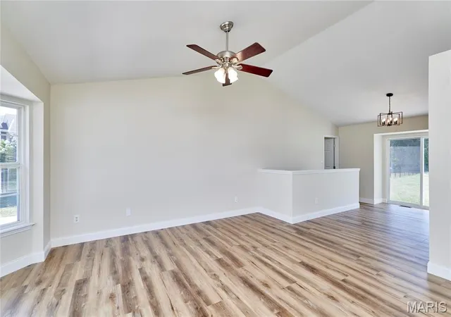 Photo 4 of Single family home for sale at 21 Great Owls Way, Winfield, MO 63389 | MLS# MIS26057234 | Listing updated on 2026-09-13