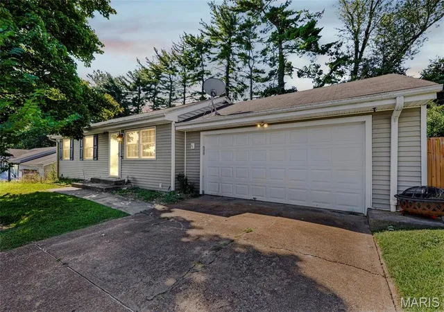 Single family home for sale at 158 E Donaldson Dr, Saint Louis, MO 63129 | MLS# MIS26057236
