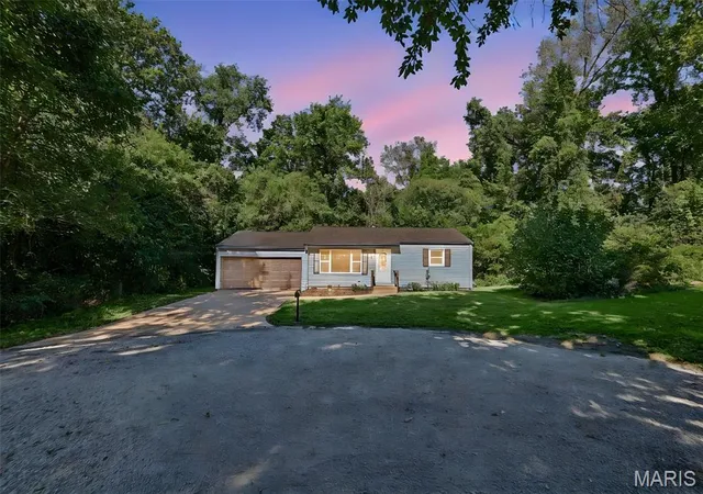 Photo 3 of Single family home for sale at 66 Birch Dr, Belleville, IL 62223 | MLS# MIS26057240 | Listing updated on 2026-10-02