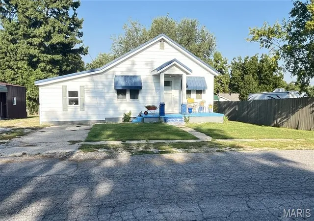 Photo 1 of Single family home for sale at 711 Allie St, Bloomfield, MO 63825 | MLS# MIS26057247 | Listing updated on 2026-10-09