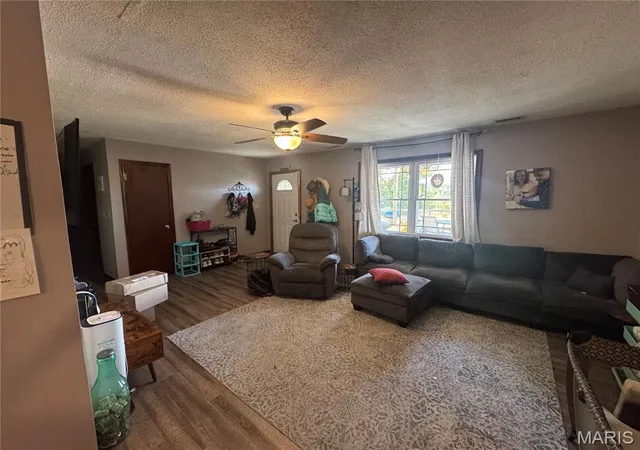 Photo 3 of Single family home for sale at 1212 Hwy J, New Florence, MO 63363 | MLS# MIS26057260 | Listing updated on 2026-10-06