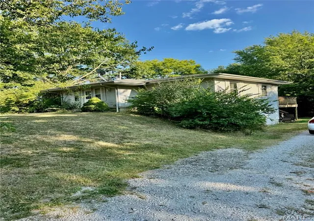 Photo 2 of Single family home for sale at 1468 US Route 40, Smithboro, IL 62284 | MLS# MIS26057262 | Listing updated on 2026-09-04