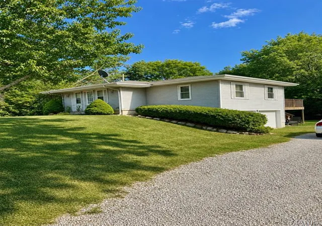 Photo 3 of Single family home for sale at 1468 US Route 40, Smithboro, IL 62284 | MLS# MIS26057262 | Listing updated on 2026-09-04